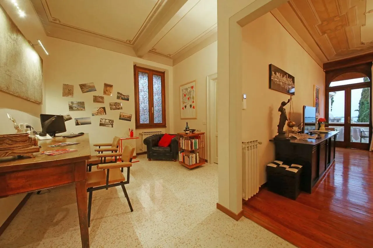 Casa de Férias Appartamento Belvedere Gardone Riviera Itália